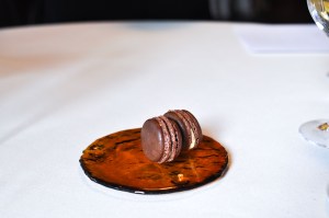 mugaritz pig blood macaron