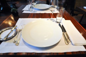 dom sao paulo table setting