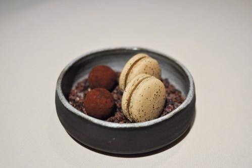 manresa bon bon macaron